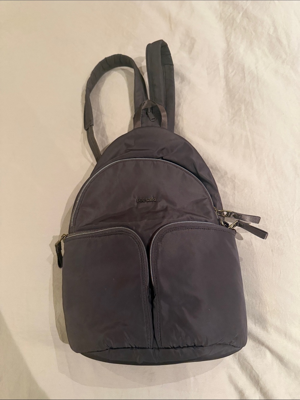 Pacsafe Stylesafe Convertible Sling to Backpack Anti-Theft Bag - Picture 3 of 5
